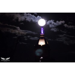 Fenômeno da Superlua encanta moradores da  RMC